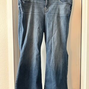 Torrid Bombshell Flare Light Blue Premium Stretch Mid Rise Jeans Women's 22R